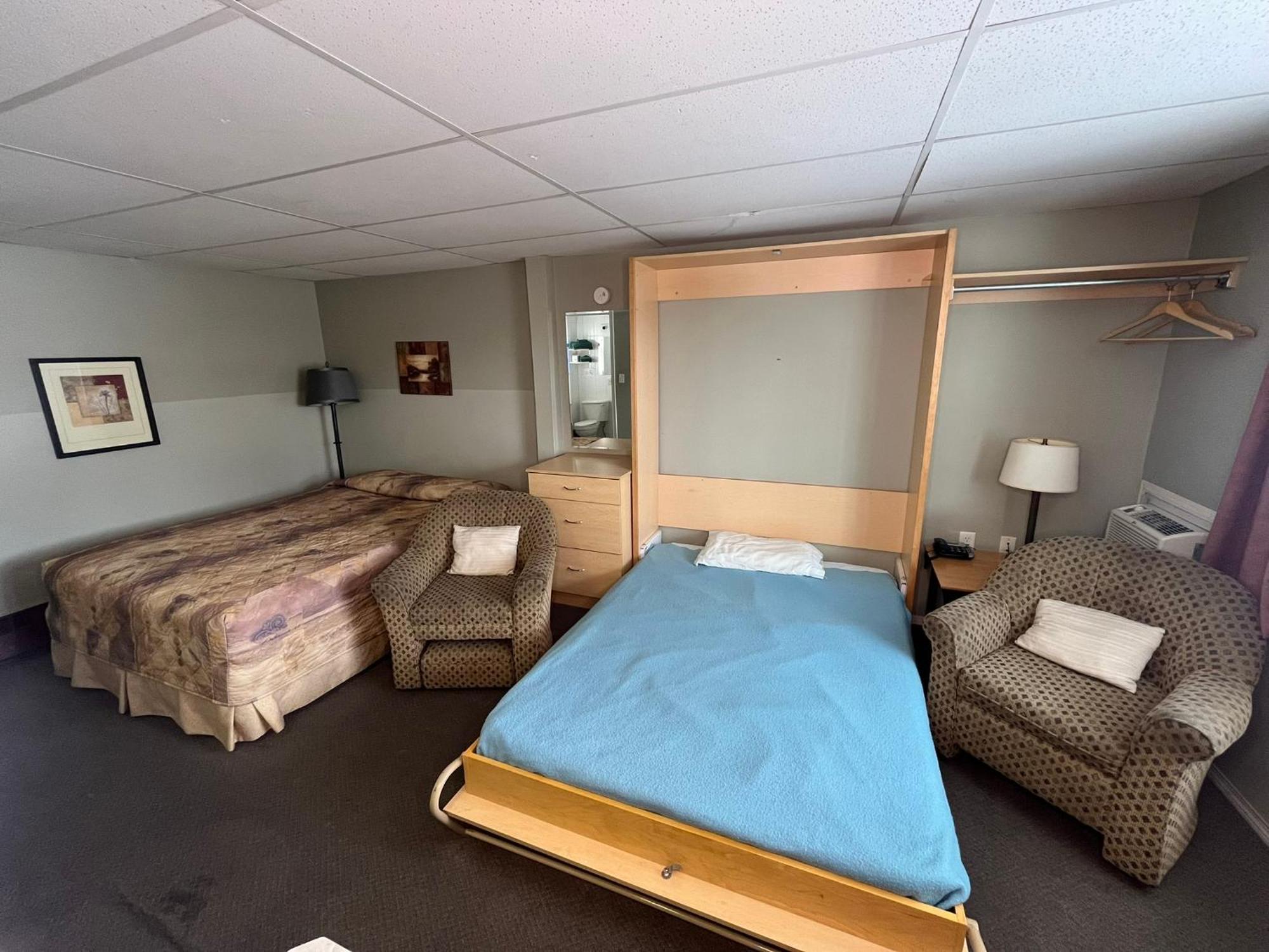 Raccoon Lodge Motel シルバン・レイク 部屋 写真