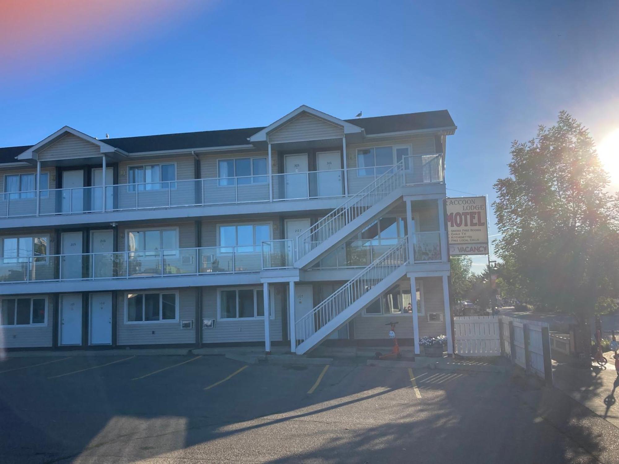 Raccoon Lodge Motel シルバン・レイク エクステリア 写真
